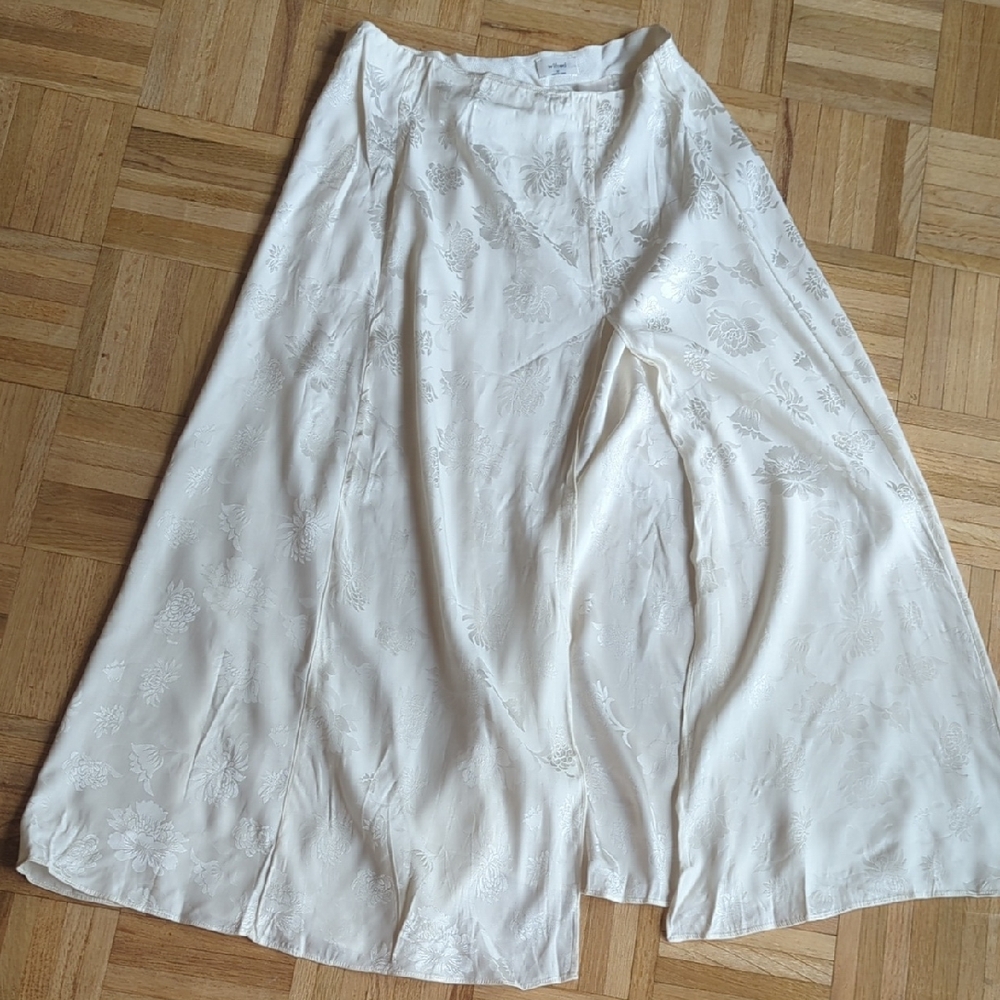 NWOT Wilfred White Floral Maxi Skirt 10 Aritzia